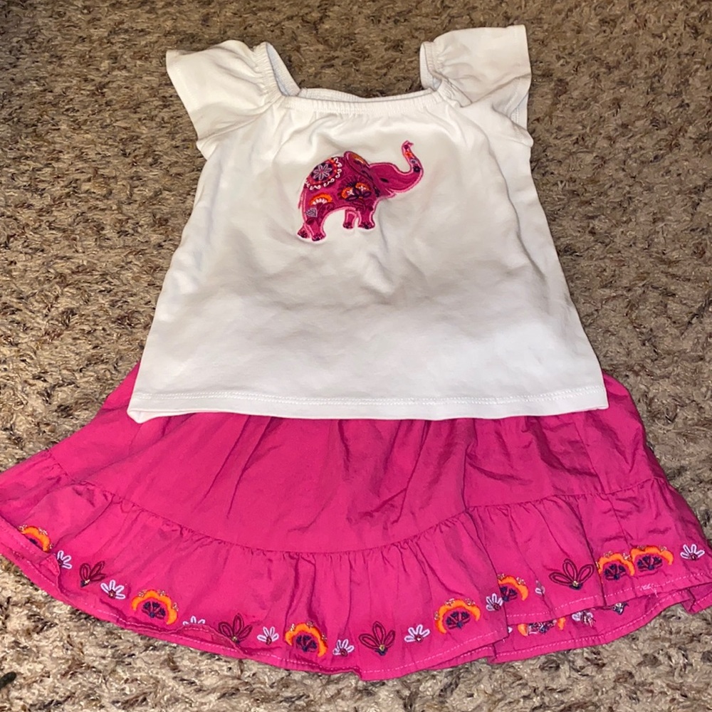 White elephant shirt with pink skort